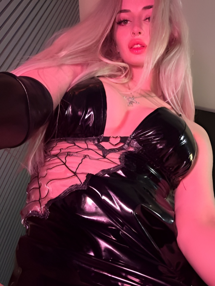 Анастасия привлекательная девушка из Бийска цена от 3000 руб