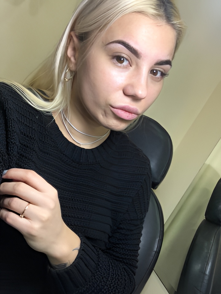 Арина привлекательная девушка из Бийска цена от 10000 руб