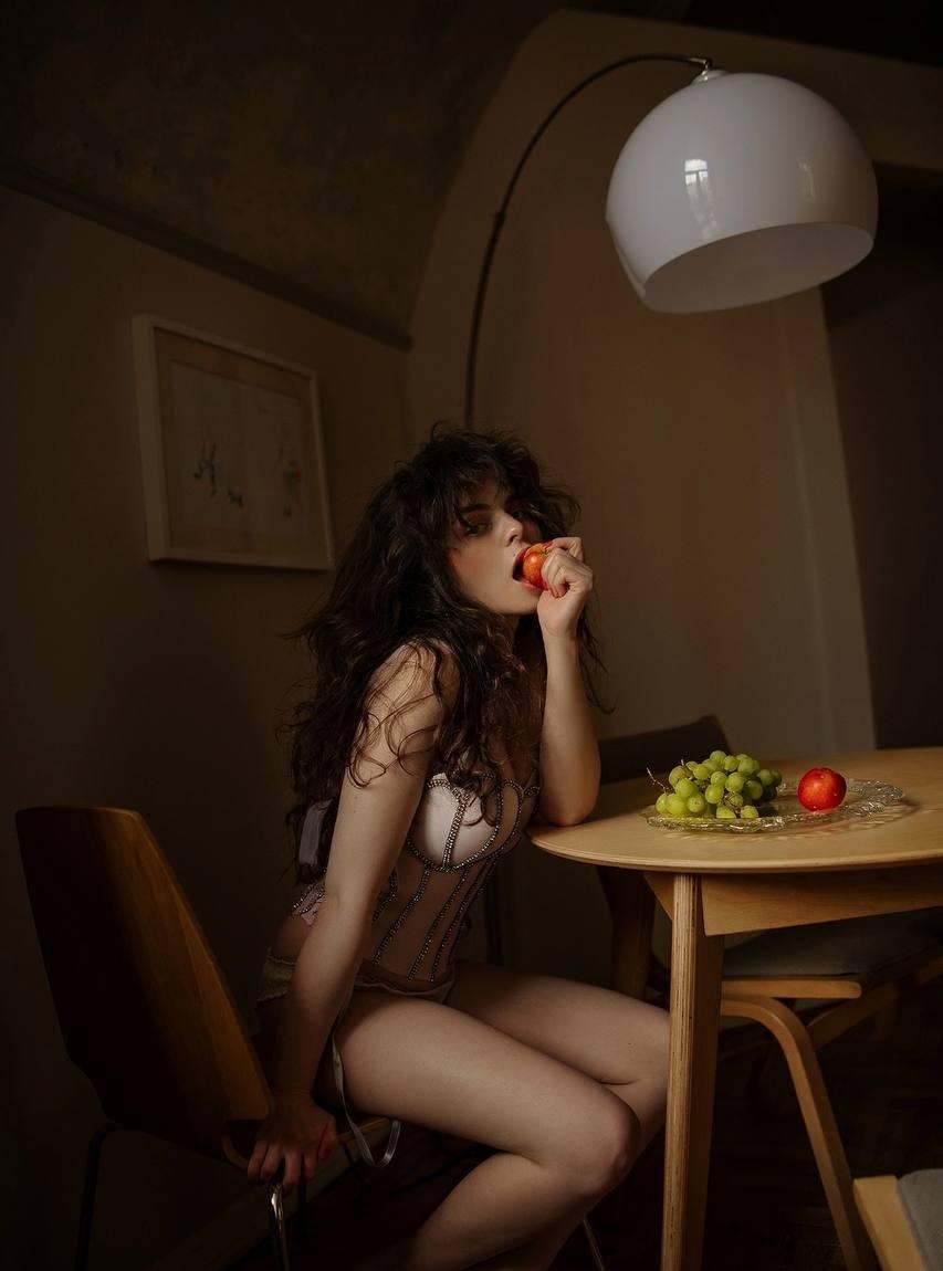 Таисия привлекательная девушка из Бийска цена от 5000 руб